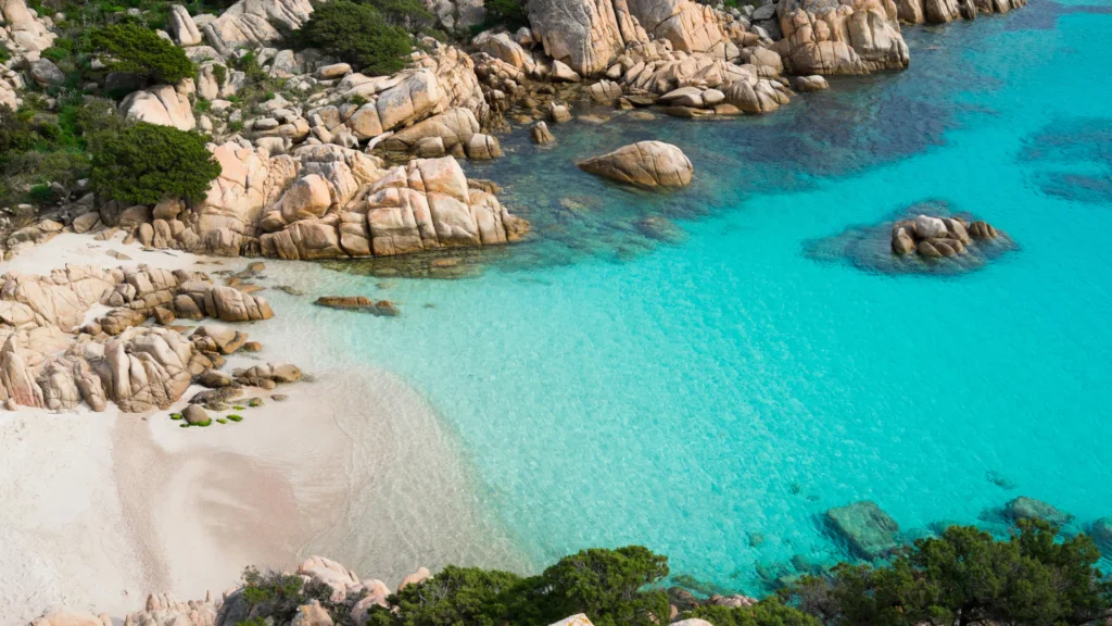 Cala Coticcio: foto, come arrivare e hotel nei dintorni 1 Cala Coticcio 1