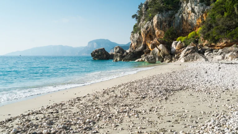 Cala Fuili: foto, come arrivare e hotel nei dintorni