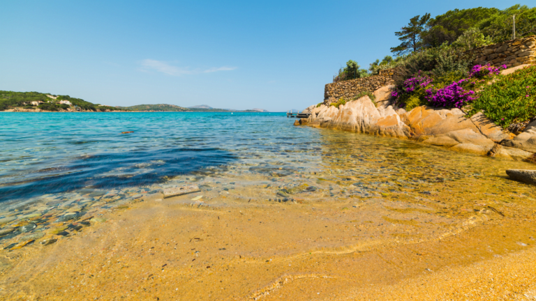 Cala Girgolu: foto, come arrivare e hotel nei dintorni