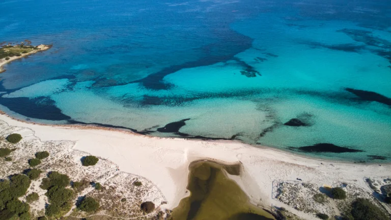 Spiaggia di Isuledda: foto, come arrivare e hotel nei dintorni