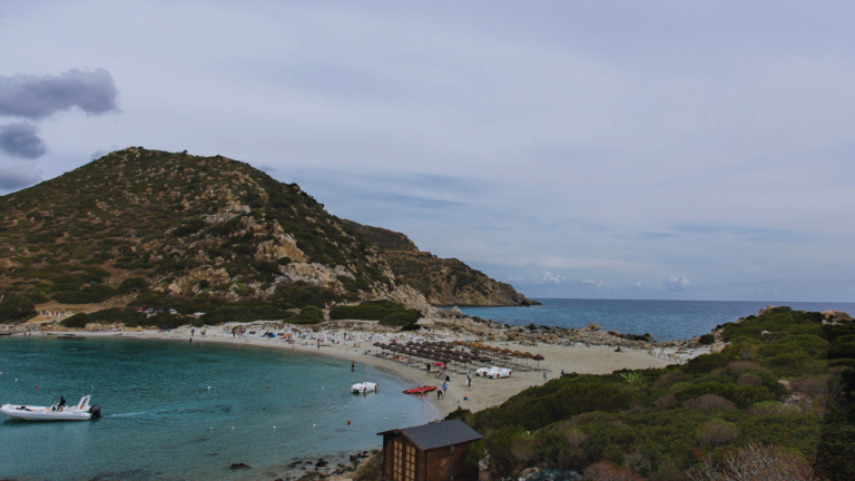 Spiaggia di Punta Molentis: foto, come arrivare e hotel consigliati
