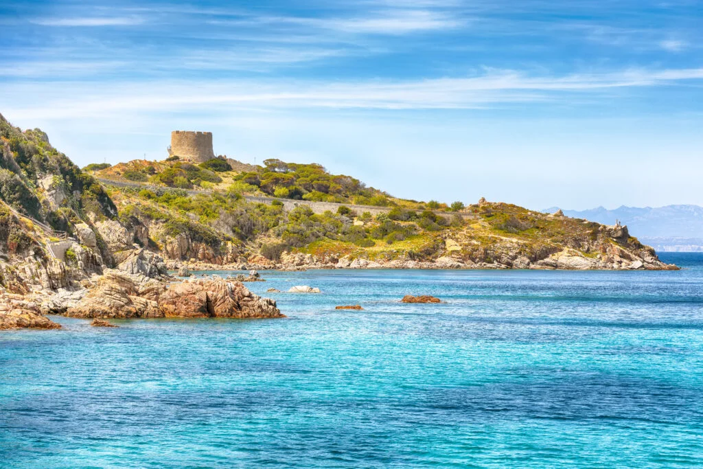 Vacanze al mare in Sardegna, dove andare? 8 gorgeous view of torre di longonsardo in santa teresa gallura