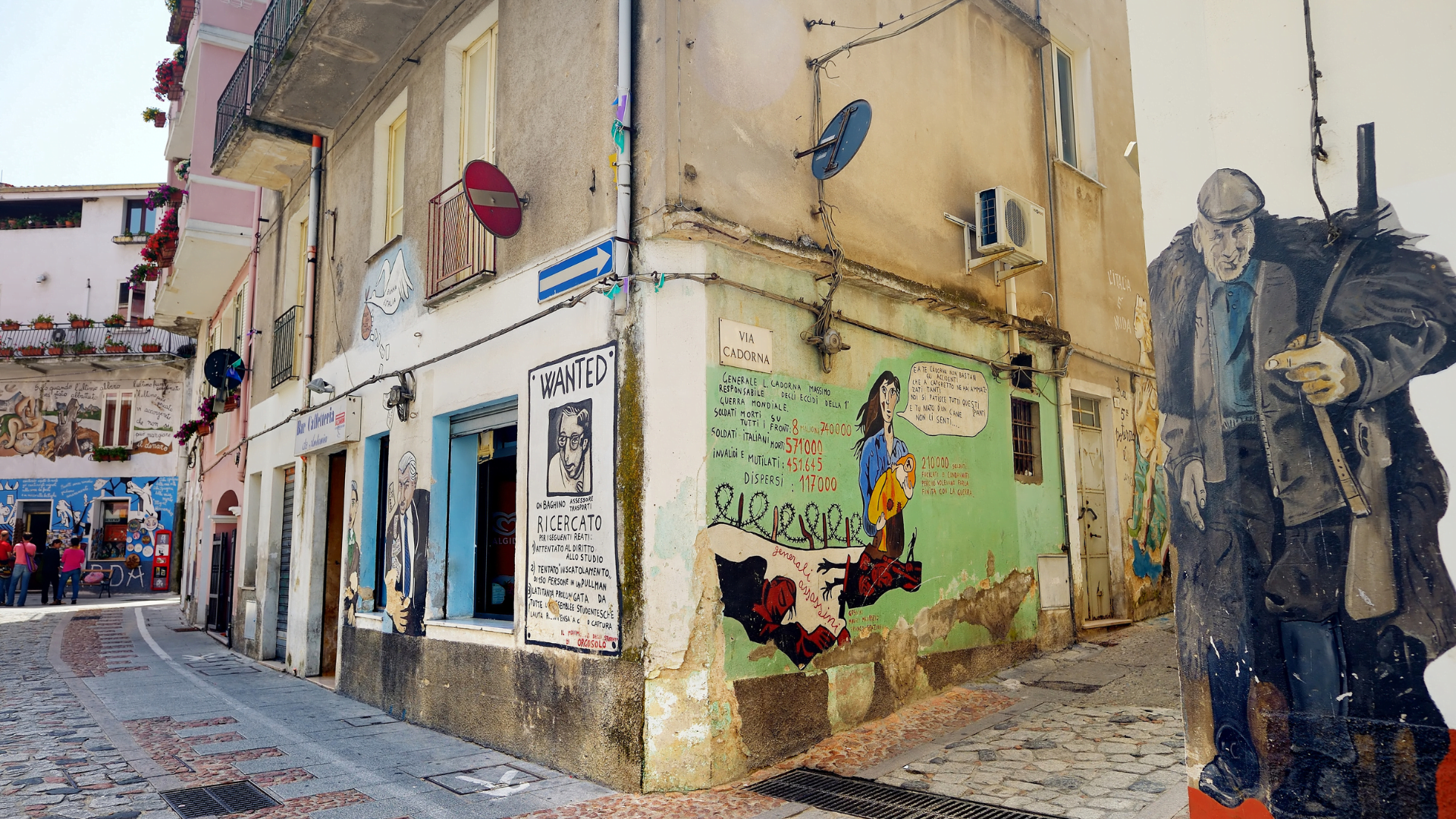 Orgosolo, il paese dei Murales: storia e visita 12 svg%3E