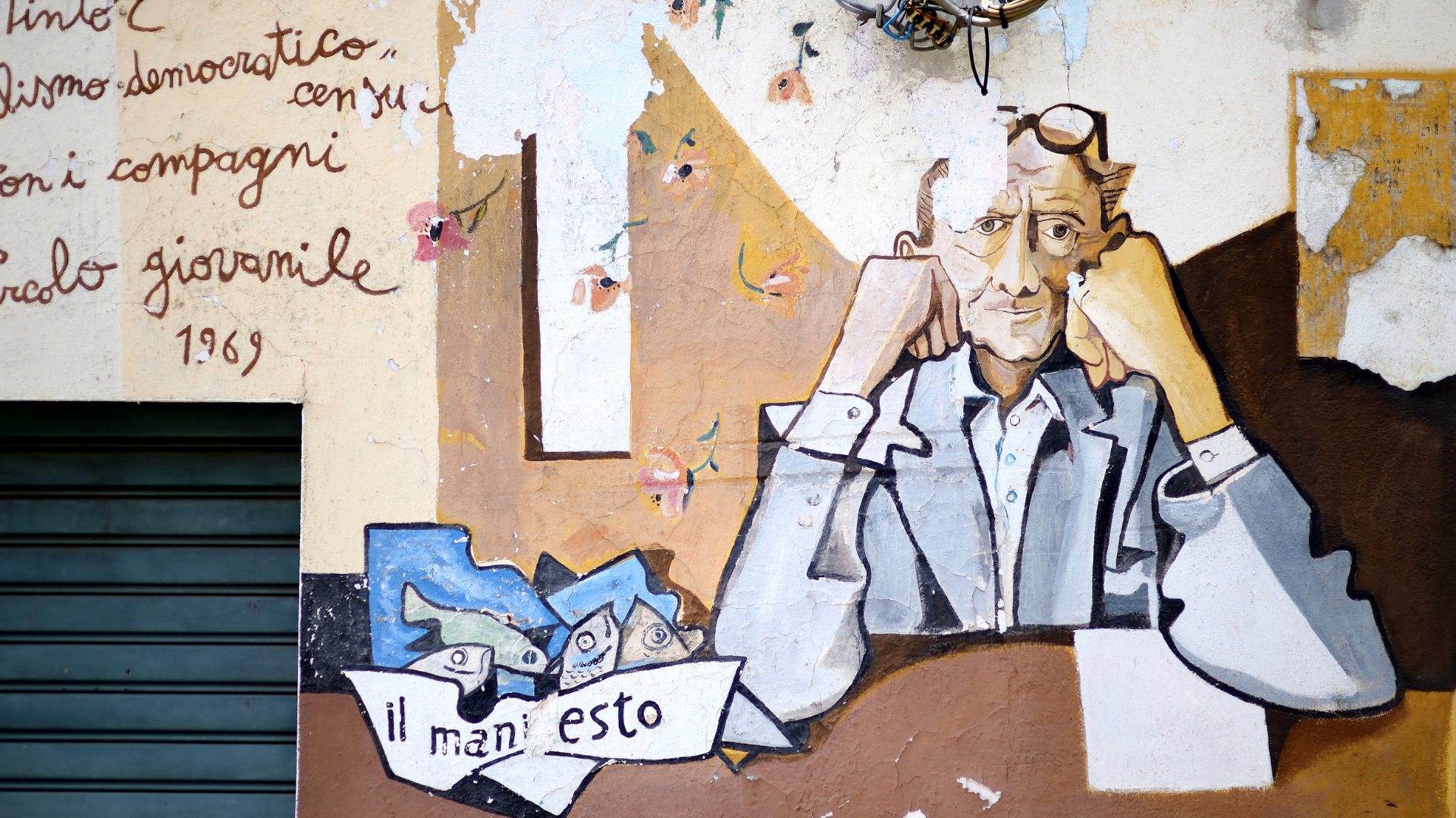 Orgosolo, il paese dei Murales: storia e visita 13 svg%3E