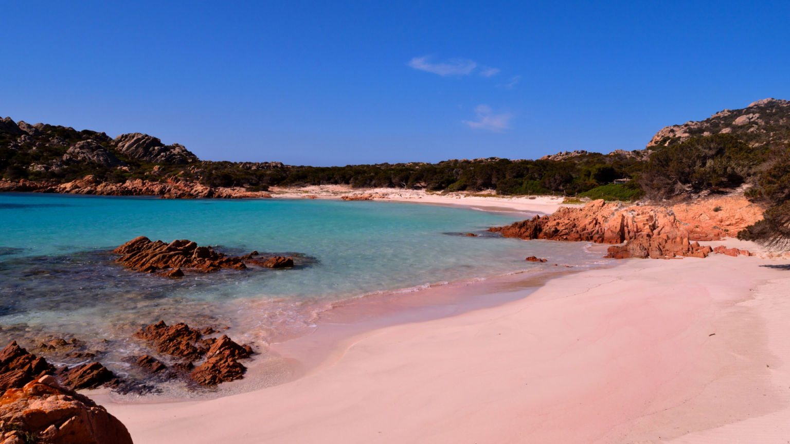 spiaggia-rosa-foto-come-arrivare-e-hotel-vicini-sardiniabella