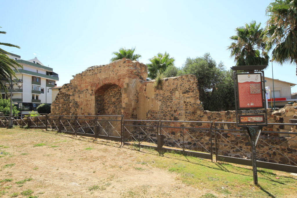 Mura medievali di Oristano panoramio 1